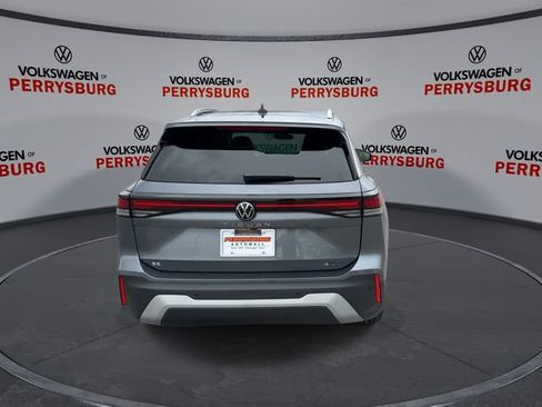 Certified 2025 Volkswagen Tiguan SE AWD/4WD image 7