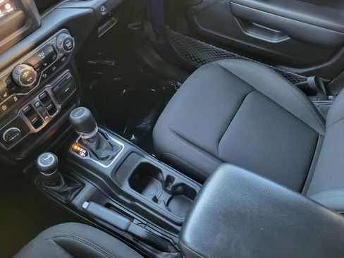 Used 2020 Jeep Wrangler Unlimited Sport image 21