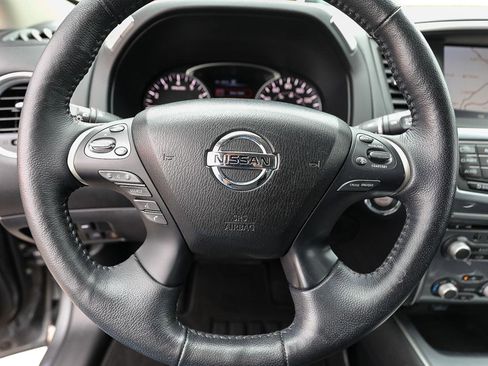 Used 2019 Nissan Pathfinder SL AWD/4WD image 14