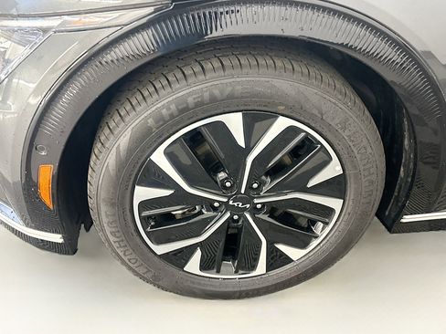 Used 2024 Kia EV6 Wind w/ Wind Technology Package AWD/4WD image 11