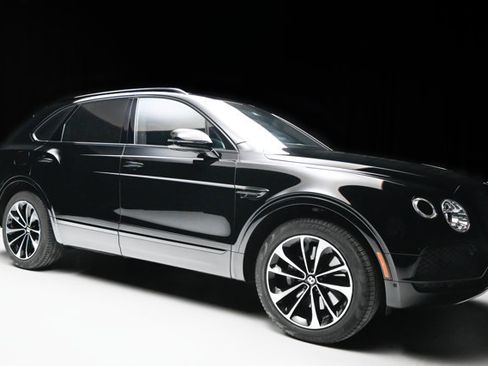 Used 2019 Bentley Bentayga AWD/4WD image 35