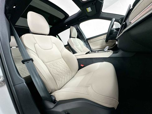 New 2025 Volvo XC90 B5 Plus w/ Protection Package Premier image 28