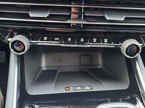 New 2026 Chevrolet Traverse LT FWD image 25