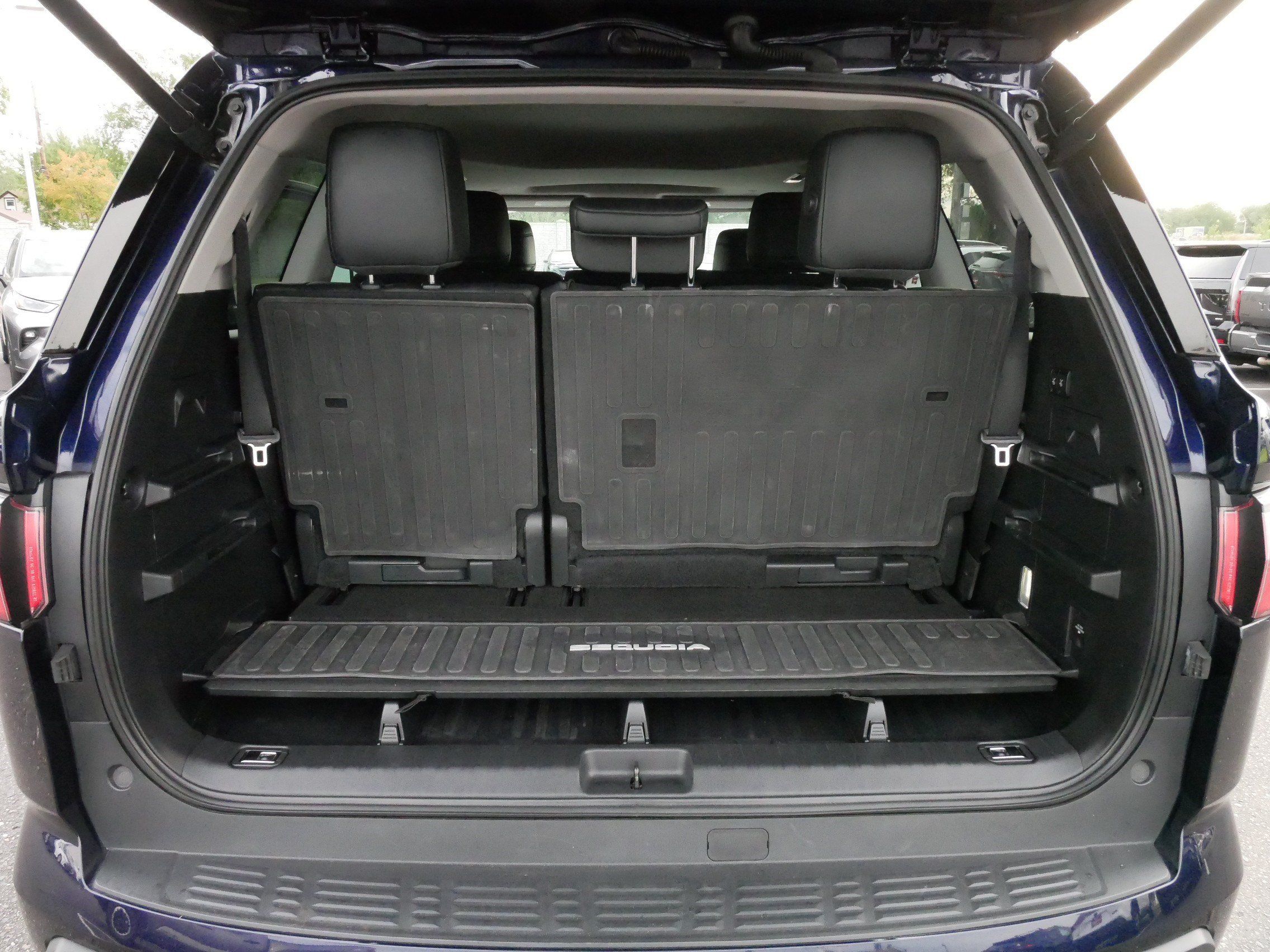 Used 2024 Toyota Sequoia SR5 w/ SR5 Premium Package AWD/4WD image 18