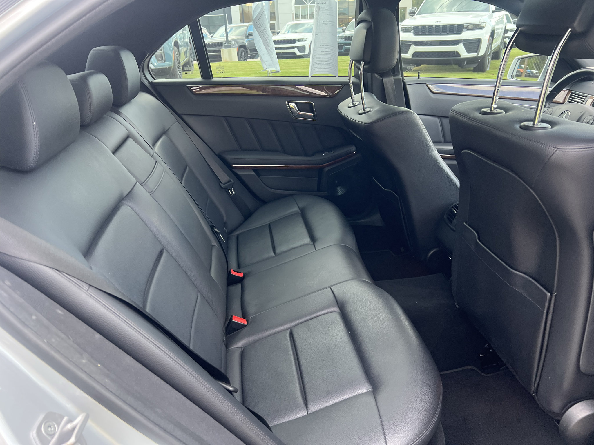 Used 2011 Mercedes-Benz E 350 Sedan image 3
