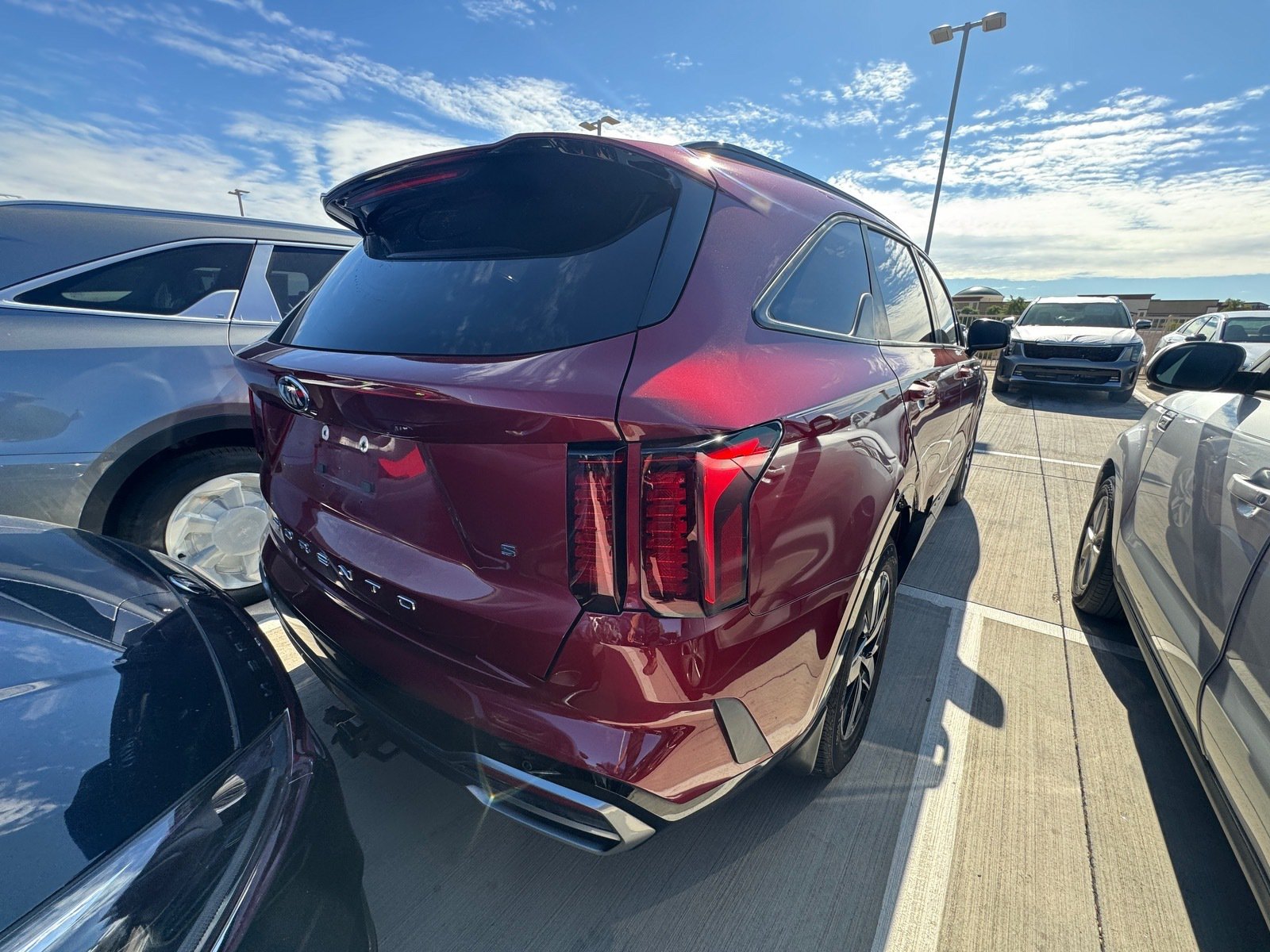 Used 2021 Kia Sorento S w/ Panoramic Sunroof Package FWD image 4