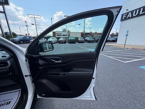 Certified 2023 GMC Acadia AT4 AWD/4WD image 28
