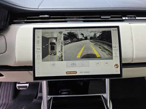 Used 2024 Land Rover Range Rover Autobiography image 22