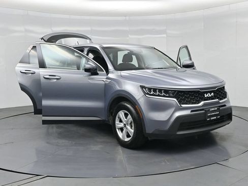 Certified 2023 Kia Sorento LX FWD image 33