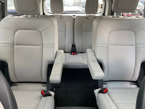 New 2026 Lincoln Aviator 2WD image 21