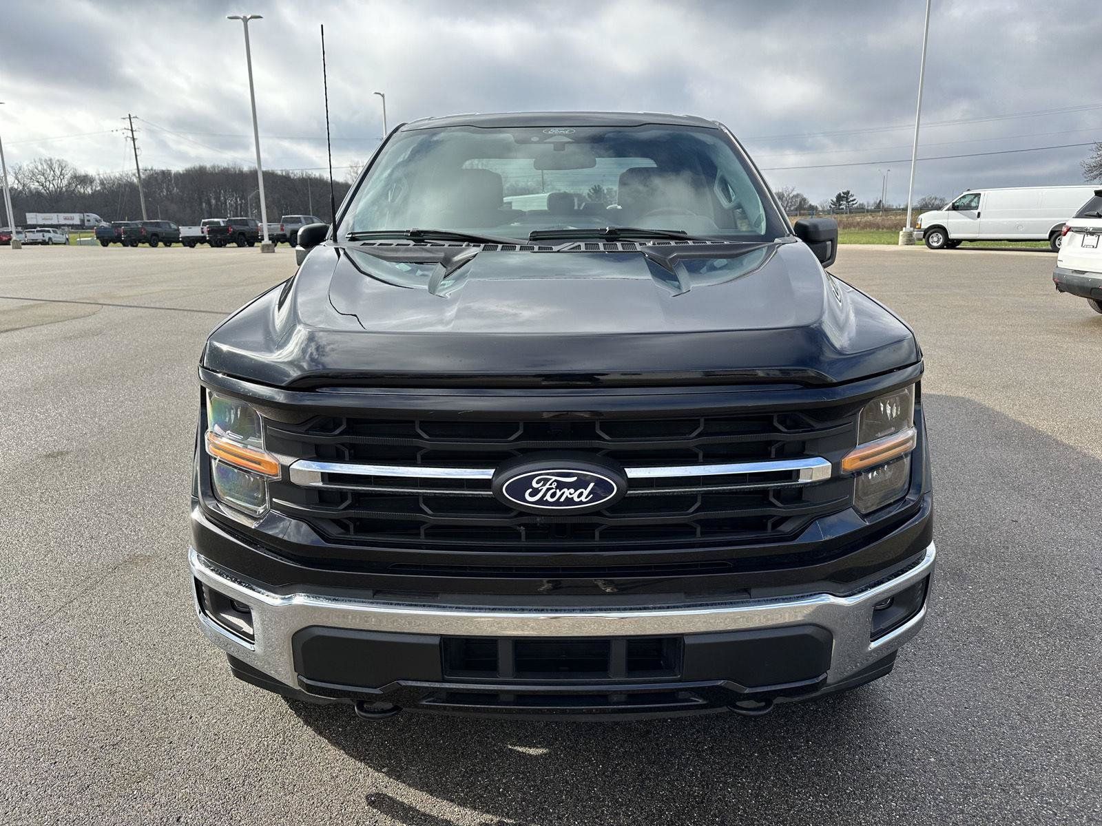 Used 2025 Ford F150 XLT w/ Equipment Group 301A Standard AWD/4WD image 9