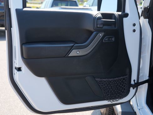 Used 2016 Jeep Wrangler Unlimited Sport w/ Quick Order Package 24S AWD/4WD image 13