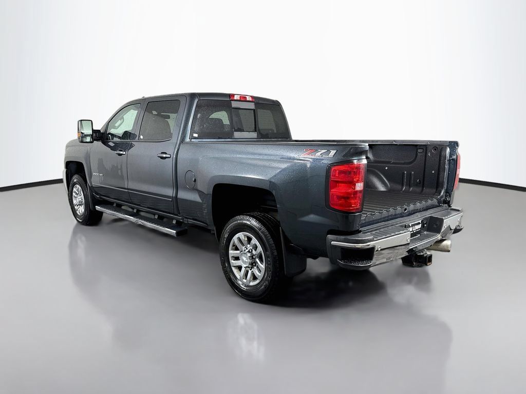 Used 2019 Chevrolet Silverado 2500 LT w/ LT Convenience Package AWD/4WD image 5