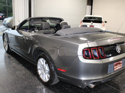 Used 2014 Ford Mustang Convertible RWD image 29