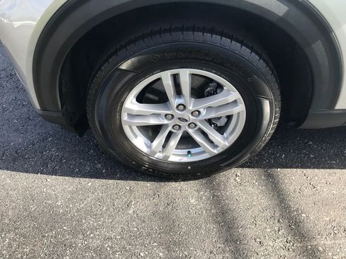 Used 2022 Ford Explorer XLT image 40