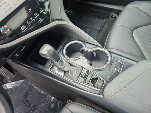 Used 2019 Toyota Camry XSE image 19