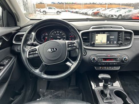Used 2019 Kia Sorento EX w/ EX Touring Package image 12