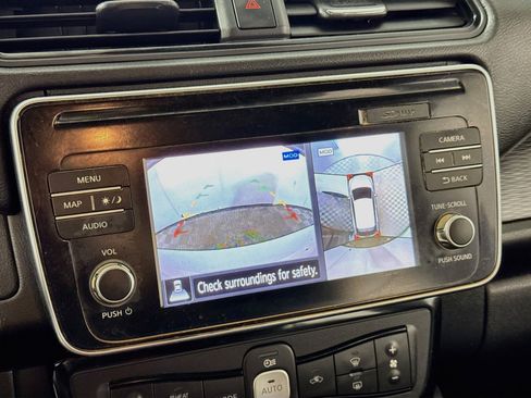 Used 2018 Nissan Leaf SL w/ SL Technology Package FWD image 3