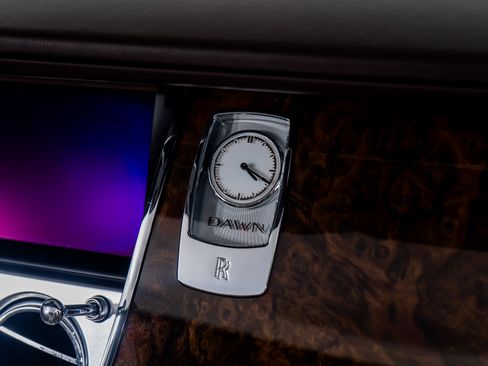 Used 2017 Rolls-Royce Dawn image 51