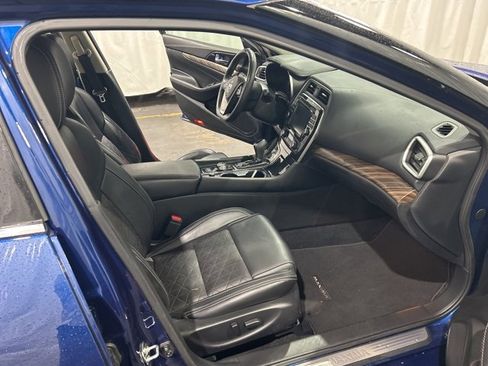 Used 2018 Nissan Maxima Platinum image 12