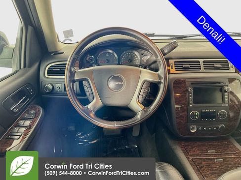 Used 2007 GMC Yukon Denali AWD/4WD image 28
