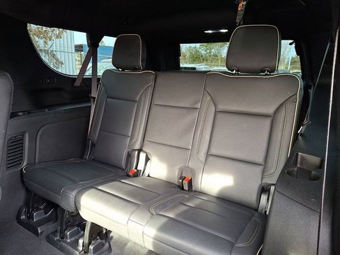 Used 2025 GMC Yukon XL Elevation image 12