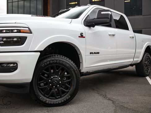 Used 2025 RAM 3500 Limited AWD/4WD image 5