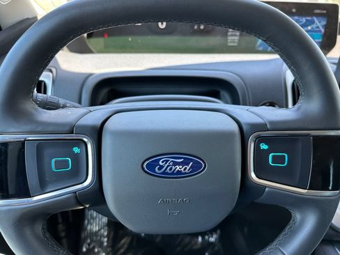 Used 2025 Ford Expedition Active RWD image 28