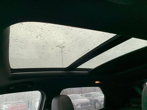 Used 2022 Chevrolet TrailBlazer RS w/ Sun and Liftgate Package image 23