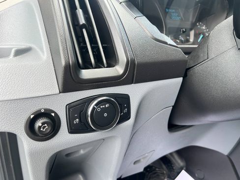 Used 2019 Ford Transit 150 130 Low Roof RWD image 16