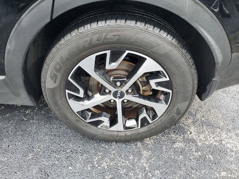 Used 2023 Kia Sportage EX image 9