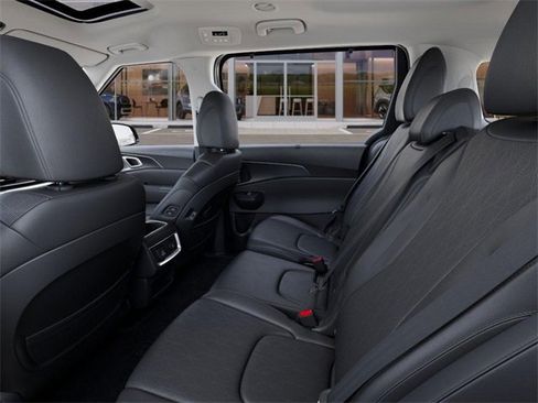 Certified 2025 Kia Carnival SX w/ SX Dark Edition Package image 18