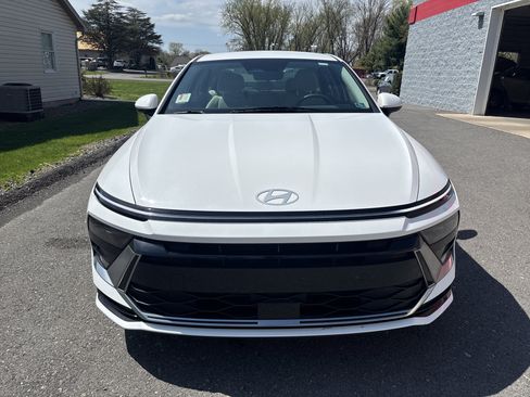 Used 2025 Hyundai Sonata SEL FWD image 9