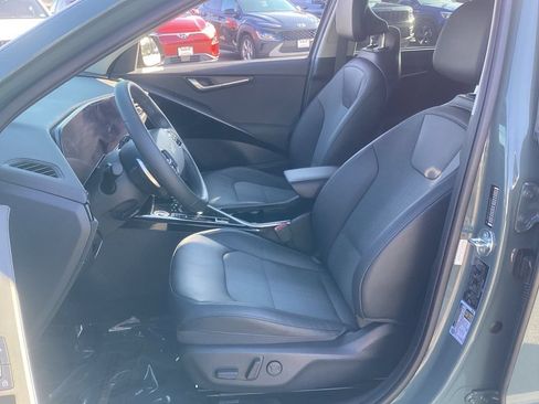 Used 2023 Kia Niro Wind FWD image 16