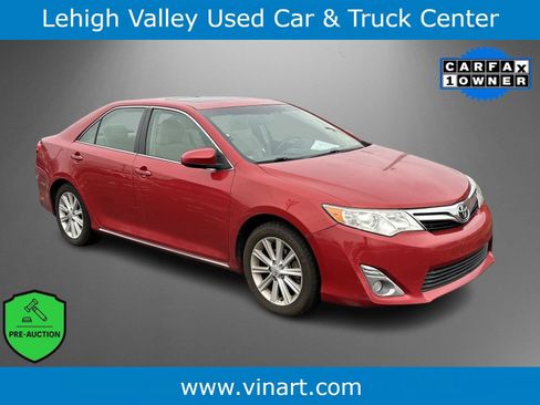 Used 2014 Toyota Camry XLE image 1