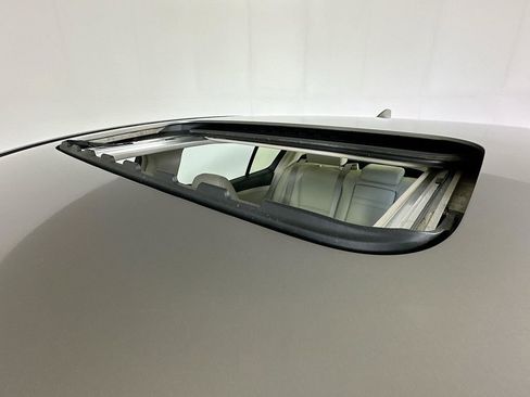 Used 2017 Acura RLX w/ Technology Package FWD image 9