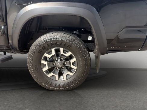 Used 2023 Toyota Tacoma TRD Off-Road w/ TRD Premium Off Road Package AWD/4WD image 23
