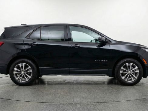 Used 2025 Chevrolet Equinox LT FWD image 11