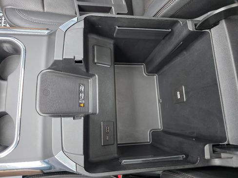 Used 2024 Chevrolet Silverado 2500 High Country w/ Technology Package image 19