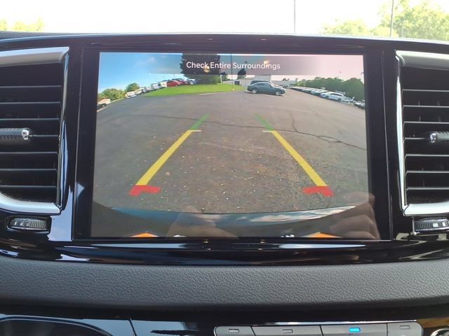 Certified 2024 Chrysler Pacifica Touring-L FWD image 24