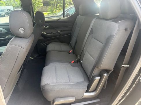 Used 2023 Chevrolet Traverse LT FWD image 13