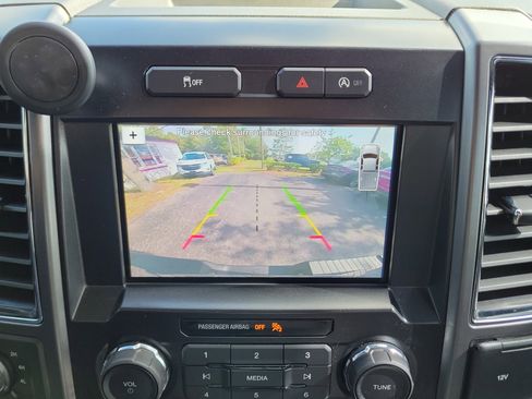 Used 2018 Ford F150 XLT w/ Equipment Group 302A Luxury AWD/4WD image 32