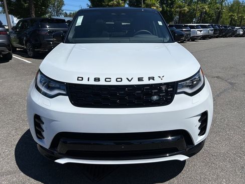 New 2025 Land Rover Discovery Dynamic SE image 9