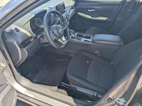 Certified 2025 Nissan Sentra SV FWD image 9