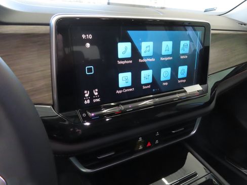 New 2025 Volkswagen Atlas SEL Premium R-Line image 18