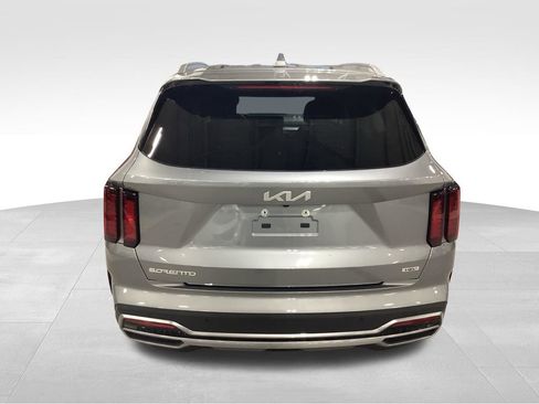 Certified 2023 Kia Sorento EX image 8