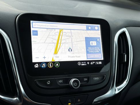 Used 2023 Chevrolet Equinox LT image 4