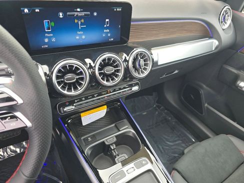New 2026 Mercedes-Benz GLB 250 4MATIC image 27