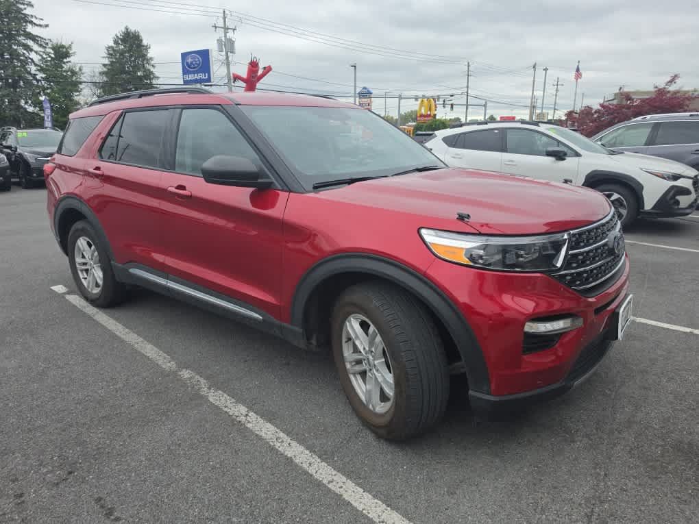 Used 2023 Ford Explorer XLT w/ Equipment Group 202A AWD/4WD image 3