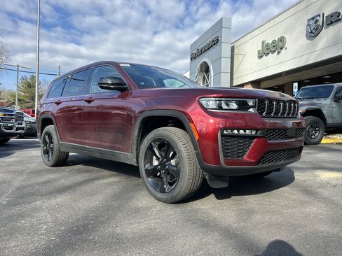 New 2026 Jeep Grand Cherokee L Limited w/ Limited Altitude Package AWD/4WD image 19